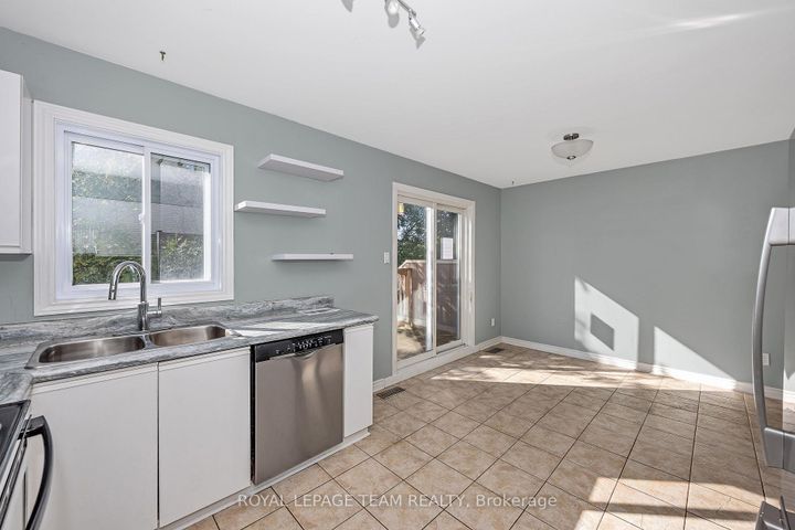 Photo 20 at D - 284 Dalehurst Drive, Nepean (Tanglewood), Ottawa