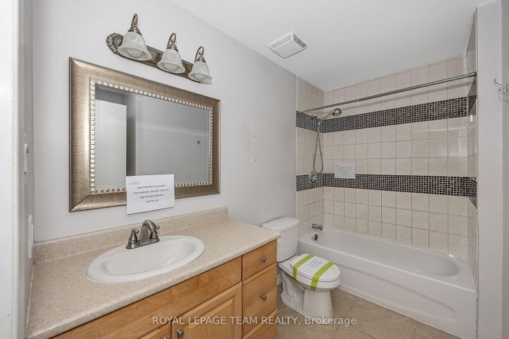 Photo 28 at D - 284 Dalehurst Drive, Nepean (Tanglewood), Ottawa