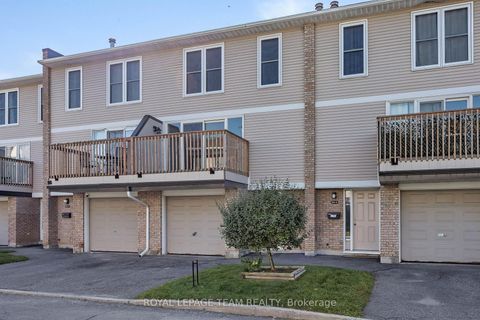 Photo 1 at D - 284 Dalehurst Drive, Nepean (Tanglewood), Ottawa