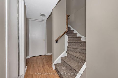 Photo 7 at D - 284 Dalehurst Drive, Nepean (Tanglewood), Ottawa
