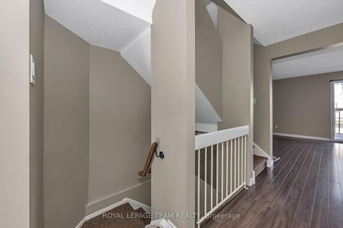 Photo 8 at D - 284 Dalehurst Drive, Nepean (Tanglewood), Ottawa