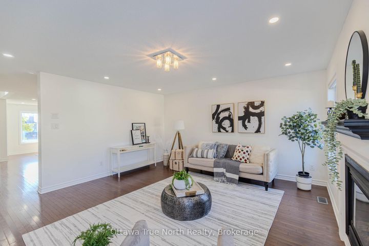 Photo 11 at 578 Paul Metivier Drive, Nepean (Strandherd), Ottawa
