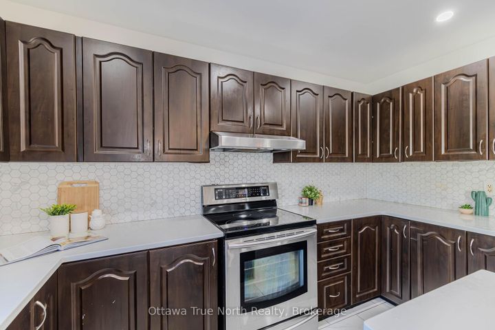 Photo 17 at 578 Paul Metivier Drive, Nepean (Strandherd), Ottawa
