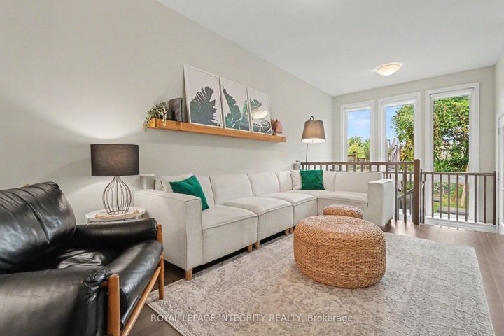 Photo 4 at 286 Fergus Crescent, Nepean (Cedargrove/Fraserdale), Ottawa