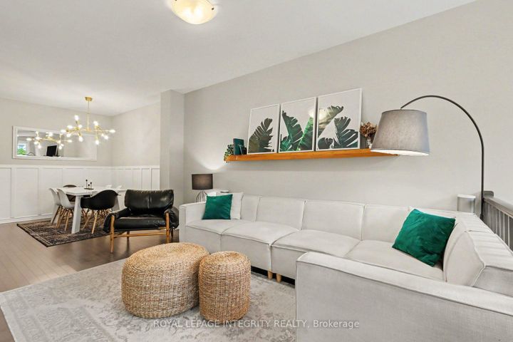 Photo 5 at 286 Fergus Crescent, Nepean (Cedargrove/Fraserdale), Ottawa