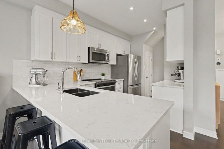 Photo 8 at 286 Fergus Crescent, Nepean (Cedargrove/Fraserdale), Ottawa