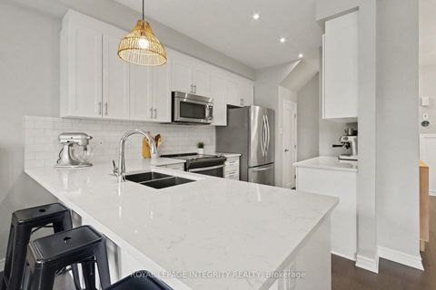 Photo 8 at 286 Fergus Crescent, Nepean (Cedargrove/Fraserdale), Ottawa