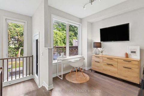 Photo 10 at 286 Fergus Crescent, Nepean (Cedargrove/Fraserdale), Ottawa