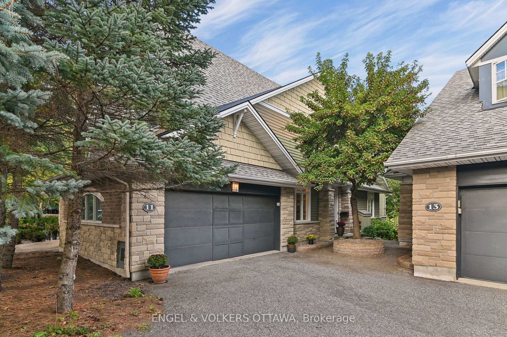 11 Creek's End Lane, Nepean (Bayshore), Ottawa 