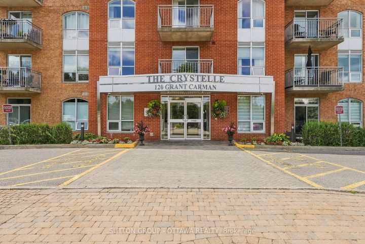 Photo 2 at 802 - 120 Grant Carman Drive, Nepean (Borden Farm/Stewart Farm/Carleton Heights/Parkwood Hills), Ottawa