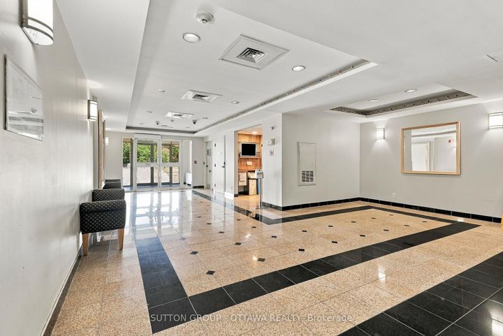 Photo 6 at 802 - 120 Grant Carman Drive, Nepean (Borden Farm/Stewart Farm/Carleton Heights/Parkwood Hills), Ottawa