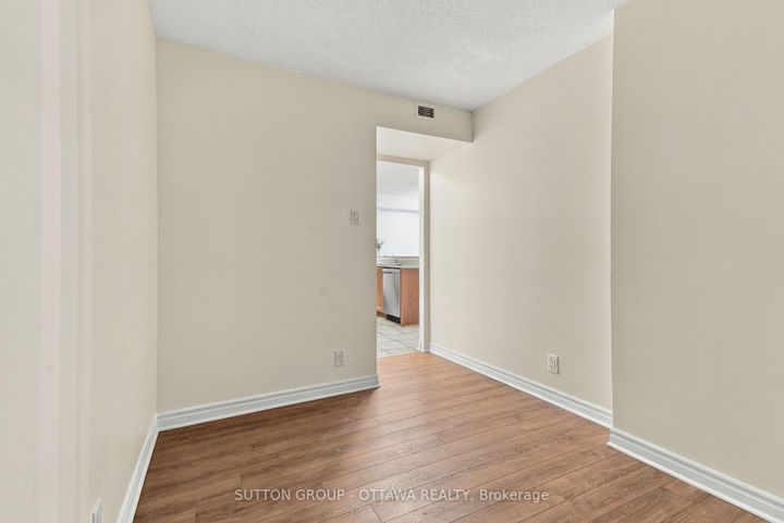 Photo 13 at 802 - 120 Grant Carman Drive, Nepean (Borden Farm/Stewart Farm/Carleton Heights/Parkwood Hills), Ottawa