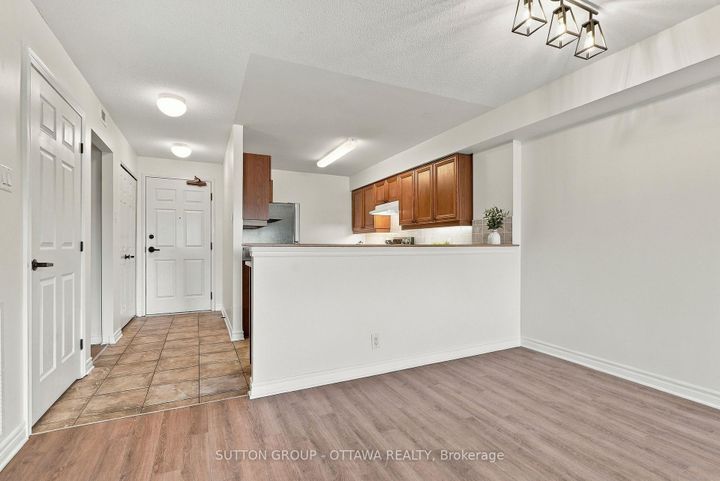 Photo 14 at 802 - 120 Grant Carman Drive, Nepean (Borden Farm/Stewart Farm/Carleton Heights/Parkwood Hills), Ottawa