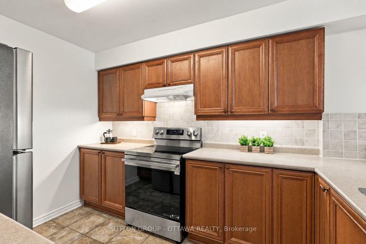 Photo 16 at 802 - 120 Grant Carman Drive, Nepean (Borden Farm/Stewart Farm/Carleton Heights/Parkwood Hills), Ottawa