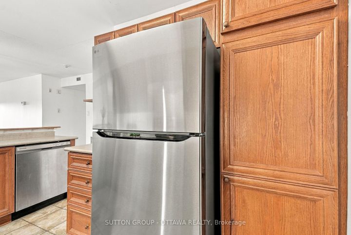 Photo 20 at 802 - 120 Grant Carman Drive, Nepean (Borden Farm/Stewart Farm/Carleton Heights/Parkwood Hills), Ottawa