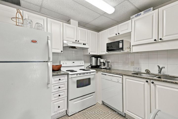 Photo 39 at 802 - 120 Grant Carman Drive, Nepean (Borden Farm/Stewart Farm/Carleton Heights/Parkwood Hills), Ottawa
