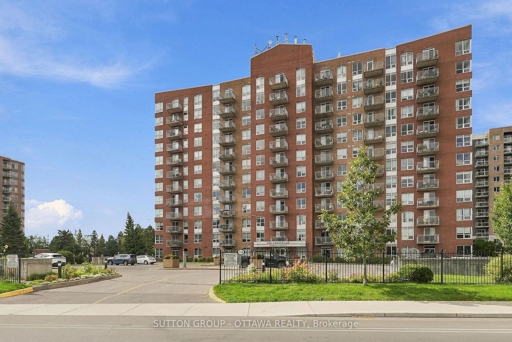 802 - 120 Grant Carman Drive, Nepean (Borden Farm/Stewart Farm/Carleton Heights/Parkwood Hills), Ottawa 