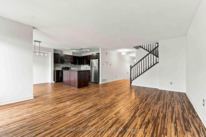 Photo 9 at 486 Paul Metivier Drive, Nepean (Strandherd), Ottawa