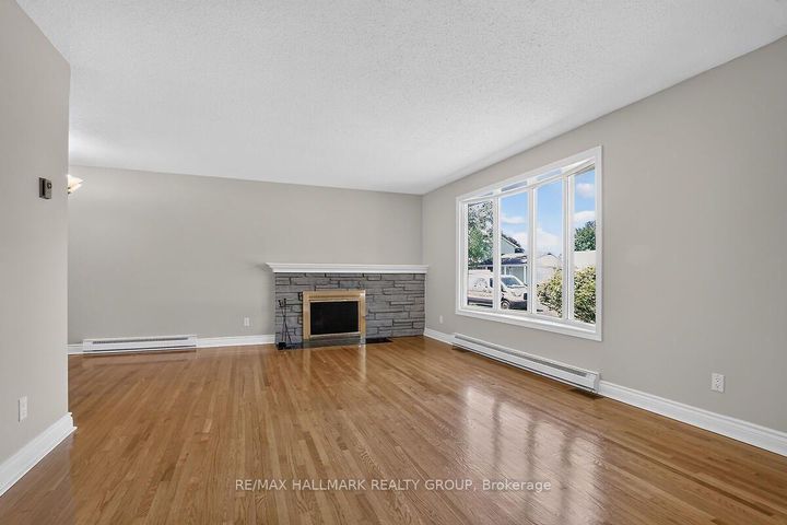 Photo 8 at 20 Cramer Drive, Nepean (Sheahan Estates/Trend Village), Ottawa