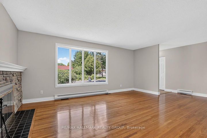 Photo 12 at 20 Cramer Drive, Nepean (Sheahan Estates/Trend Village), Ottawa