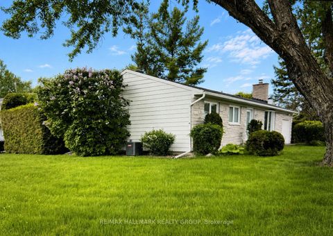 Photo 2 at 20 Cramer Drive, Nepean (Sheahan Estates/Trend Village), Ottawa