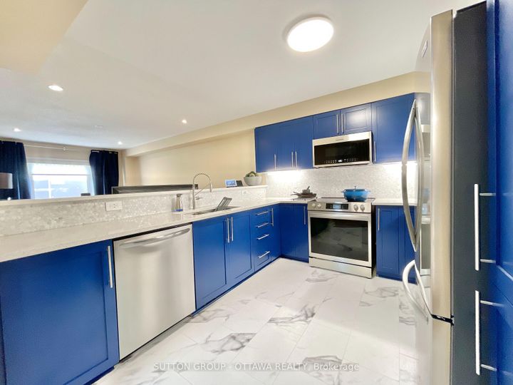 Photo 3 at 18 - 123 Corinth Private, Nepean (Merivale Industrial Park/Citiplace), Ottawa