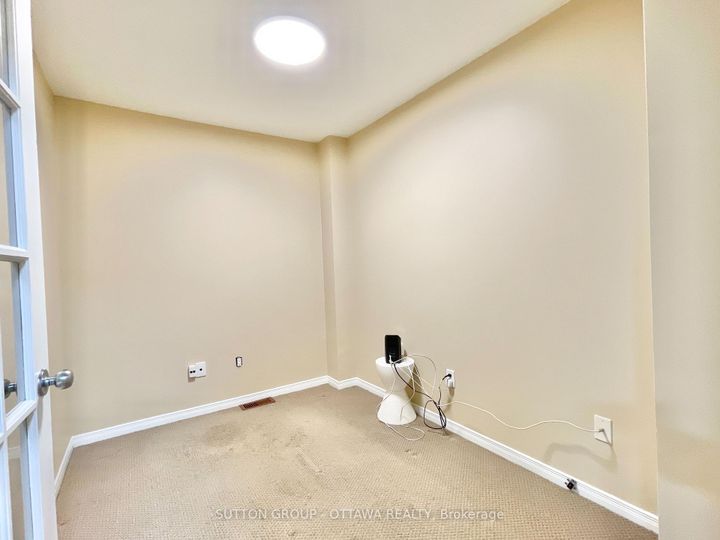 Photo 15 at 18 - 123 Corinth Private, Nepean (Merivale Industrial Park/Citiplace), Ottawa