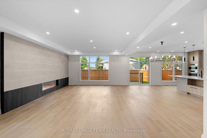 Photo 7 at 93 Lotta Avenue, Nepean (Meadowlands/St. Claire Gardens), Ottawa