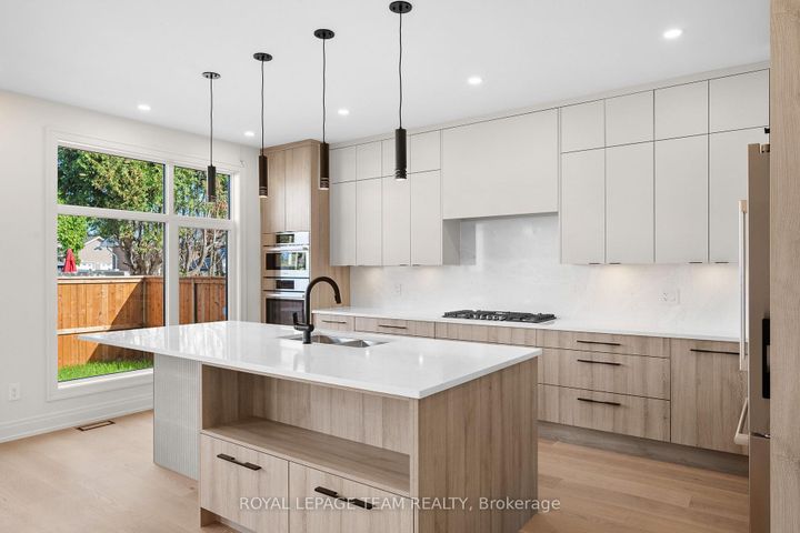 Photo 15 at 93 Lotta Avenue, Nepean (Meadowlands/St. Claire Gardens), Ottawa