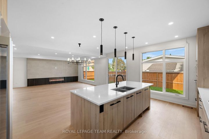 Photo 21 at 93 Lotta Avenue, Nepean (Meadowlands/St. Claire Gardens), Ottawa