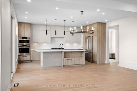 Photo 12 at 93 Lotta Avenue, Nepean (Meadowlands/St. Claire Gardens), Ottawa