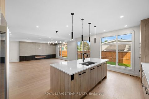 Photo 21 at 93 Lotta Avenue, Nepean (Meadowlands/St. Claire Gardens), Ottawa
