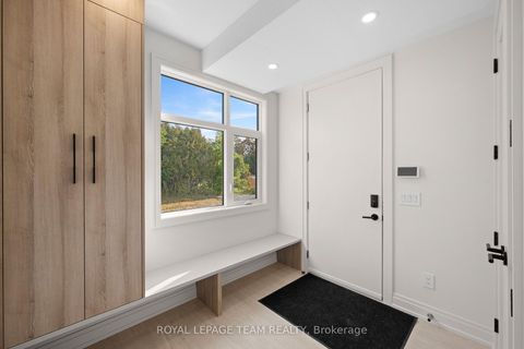 Photo 22 at 93 Lotta Avenue, Nepean (Meadowlands/St. Claire Gardens), Ottawa