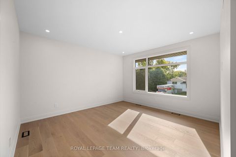 Photo 29 at 93 Lotta Avenue, Nepean (Meadowlands/St. Claire Gardens), Ottawa