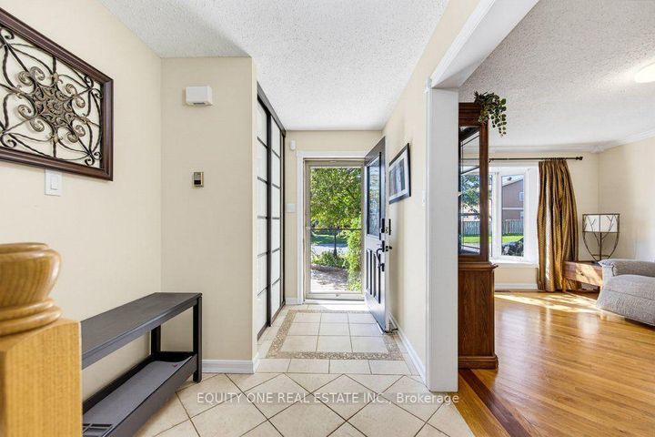 Photo 4 at 35 Ivylea Street, Nepean (Craig Henry/Woodvale), Ottawa