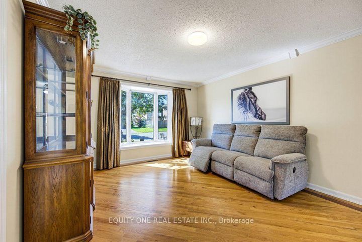 Photo 5 at 35 Ivylea Street, Nepean (Craig Henry/Woodvale), Ottawa