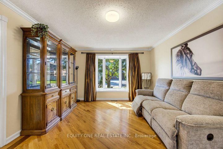 Photo 6 at 35 Ivylea Street, Nepean (Craig Henry/Woodvale), Ottawa
