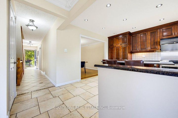 Photo 17 at 35 Ivylea Street, Nepean (Craig Henry/Woodvale), Ottawa