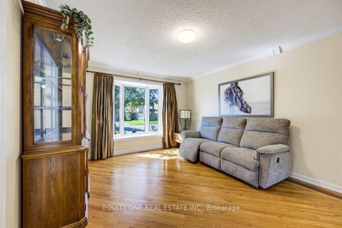Photo 5 at 35 Ivylea Street, Nepean (Craig Henry/Woodvale), Ottawa