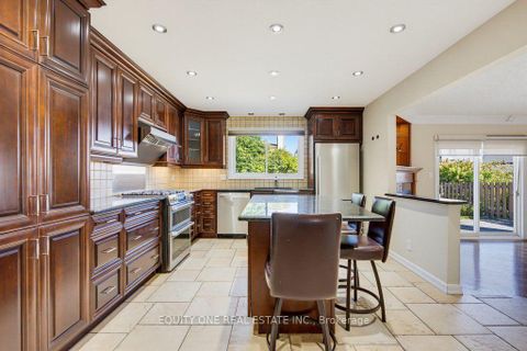 Photo 8 at 35 Ivylea Street, Nepean (Craig Henry/Woodvale), Ottawa