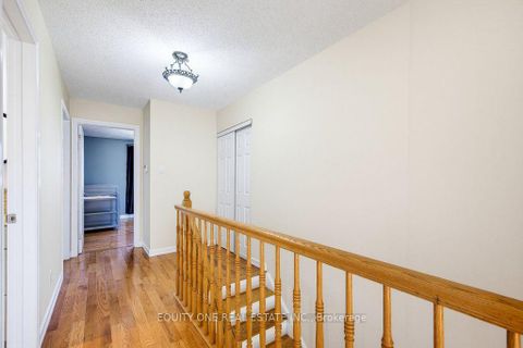 Photo 33 at 35 Ivylea Street, Nepean (Craig Henry/Woodvale), Ottawa