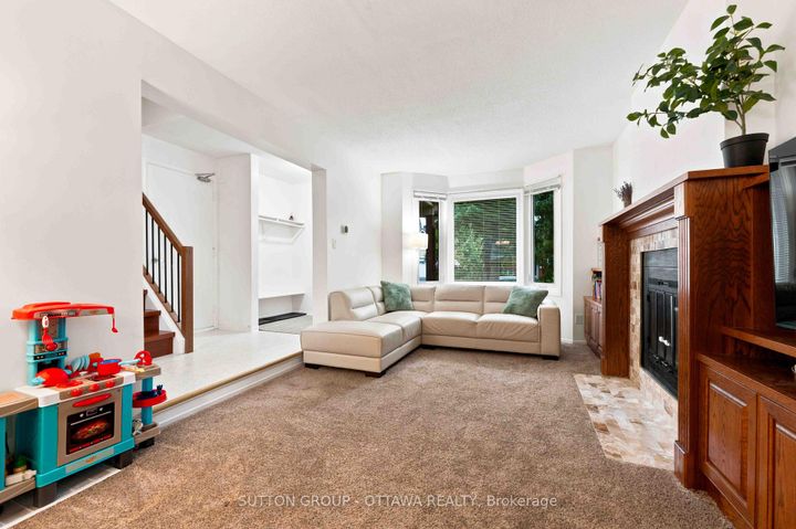 Photo 8 at 66 FIELDGATE Drive, Nepean (Knollsbrook), Ottawa
