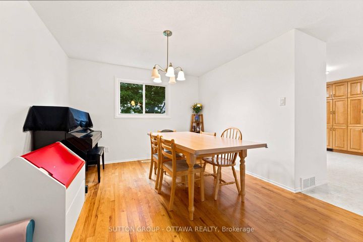 Photo 12 at 66 FIELDGATE Drive, Nepean (Knollsbrook), Ottawa