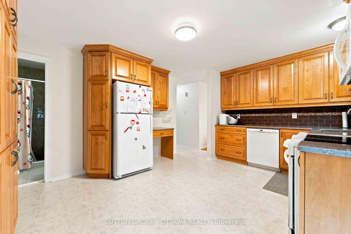Photo 19 at 66 FIELDGATE Drive, Nepean (Knollsbrook), Ottawa