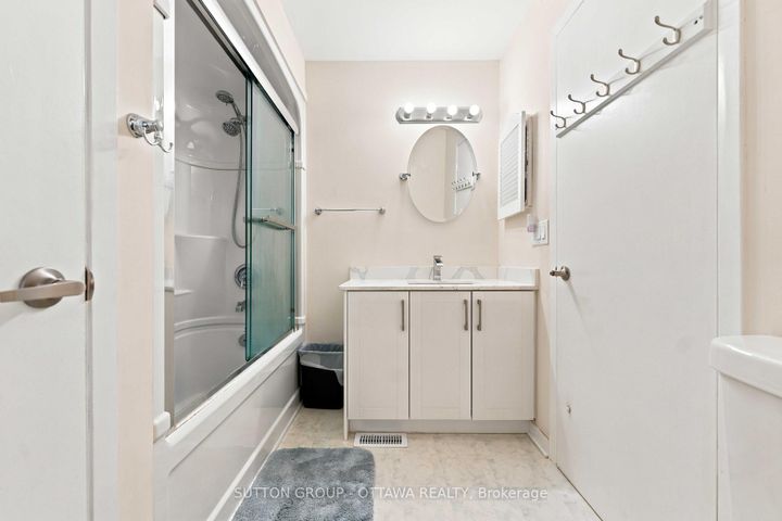 Photo 31 at 66 FIELDGATE Drive, Nepean (Knollsbrook), Ottawa