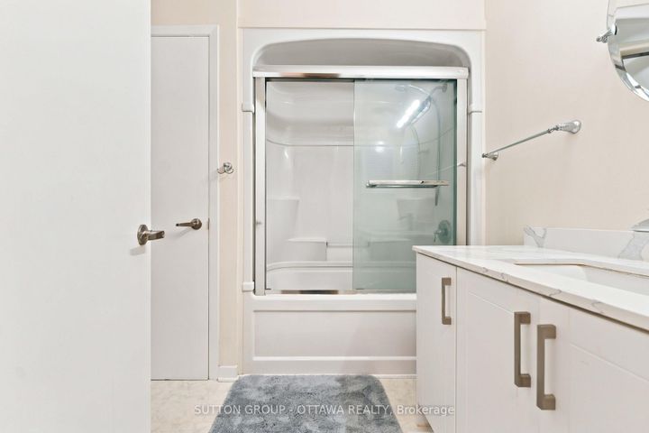 Photo 33 at 66 FIELDGATE Drive, Nepean (Knollsbrook), Ottawa
