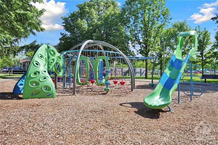 Photo 49 at 66 FIELDGATE Drive, Nepean (Knollsbrook), Ottawa