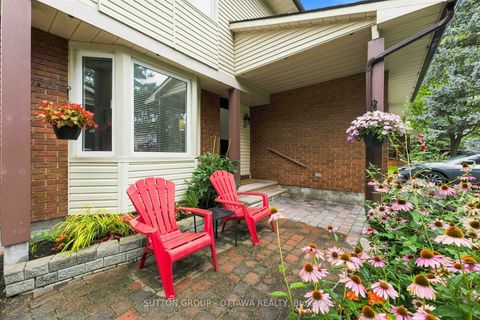 Photo 1 at 66 FIELDGATE Drive, Nepean (Knollsbrook), Ottawa
