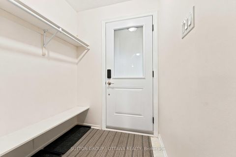 Photo 2 at 66 FIELDGATE Drive, Nepean (Knollsbrook), Ottawa