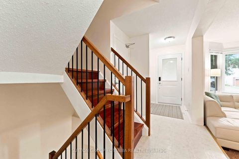 Photo 3 at 66 FIELDGATE Drive, Nepean (Knollsbrook), Ottawa